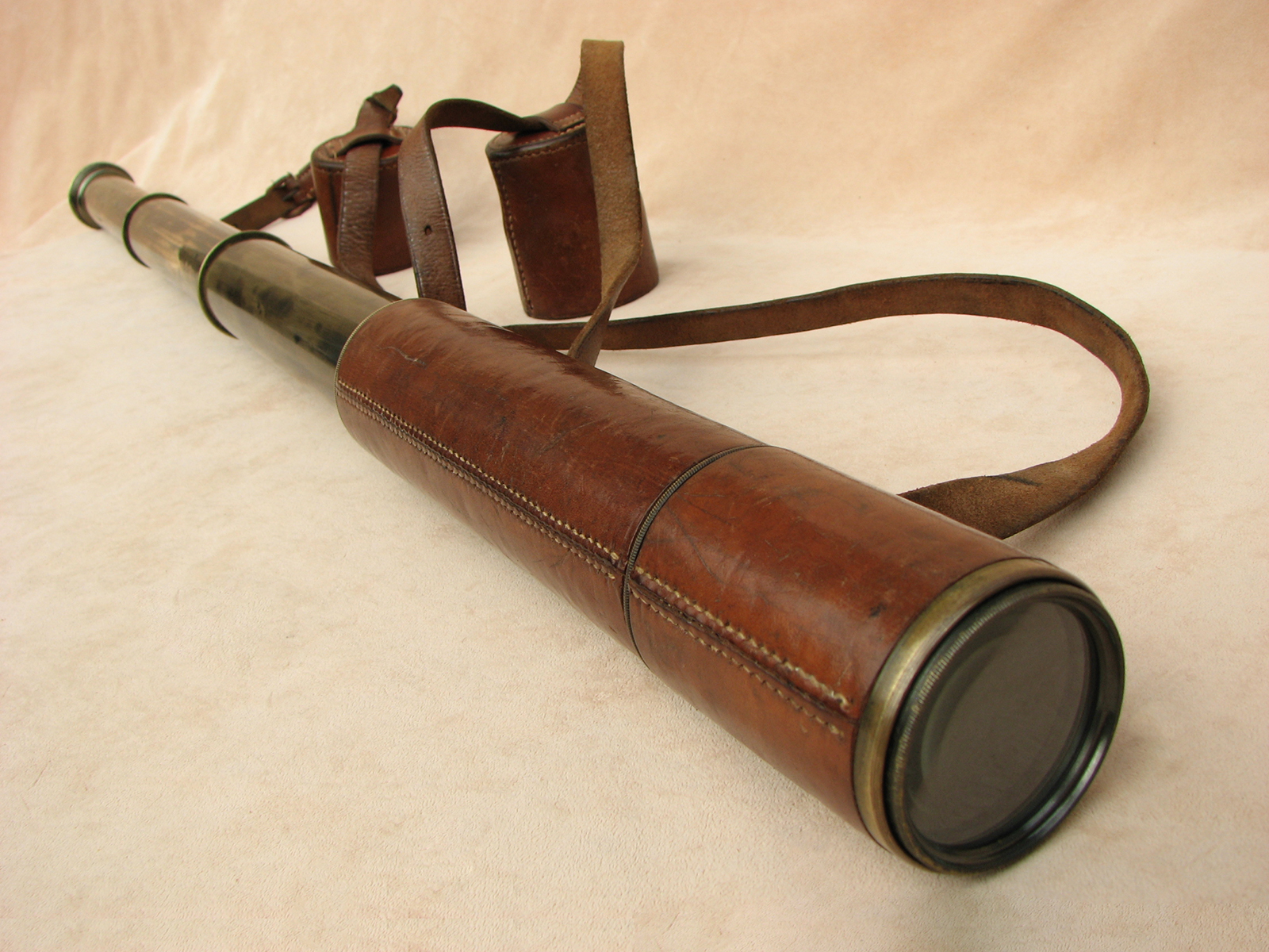 Powerful 25x-40x variable magnification field 'Tourist' telescope by Broadhurst Clarkson